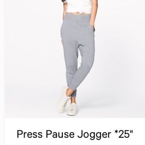 Lululemon Press Pause Jogger 25”